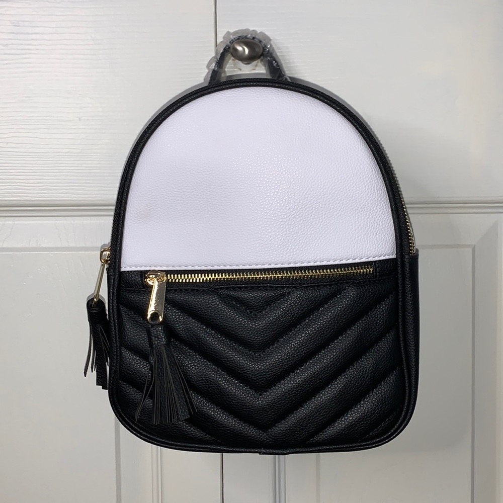 ICING BLACK & WHITE BACKPACK